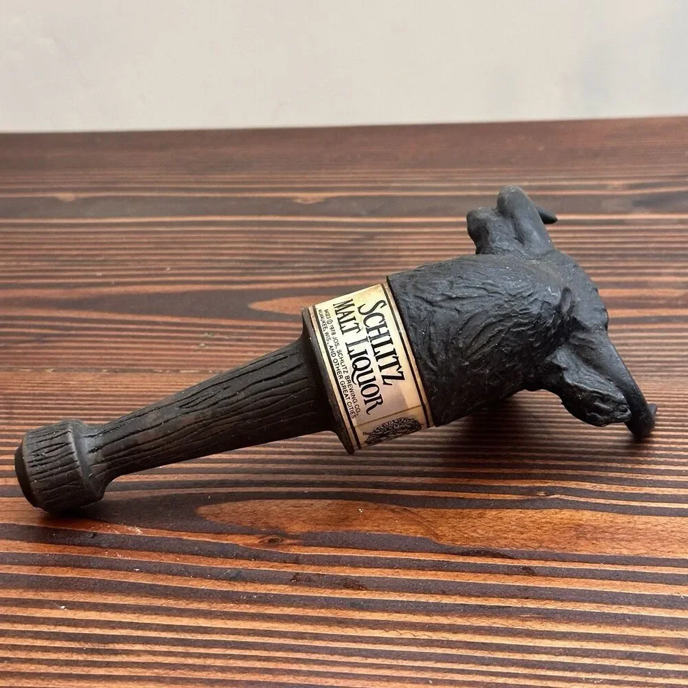 Vintage 1978 Schlitz Malt Liquor Figural Bull Cow Beer Tap Handle Pull Wisconsin
